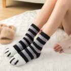chaussette rayé griffe portée