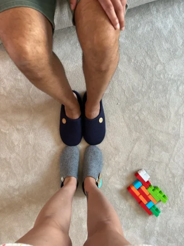 Click to view full screen lightweight men's slippers photo review